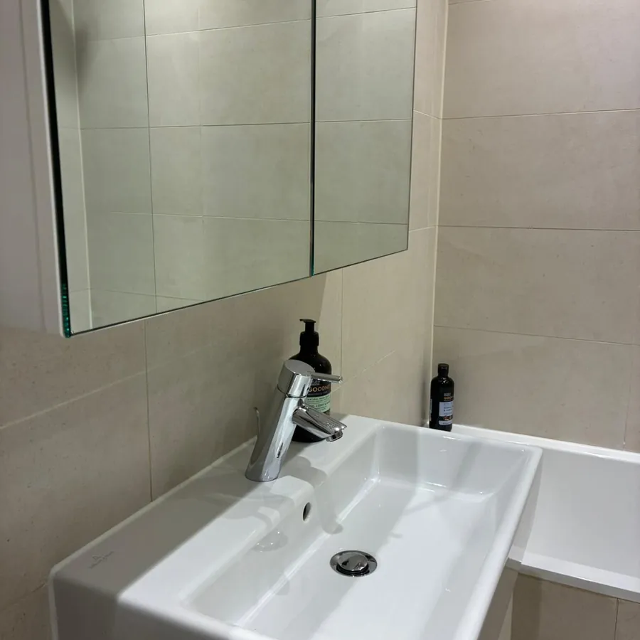 Bathroom basin